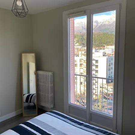 Apartment T3 Lumineux - 4 Personnes - Parking Et Wi-fi
